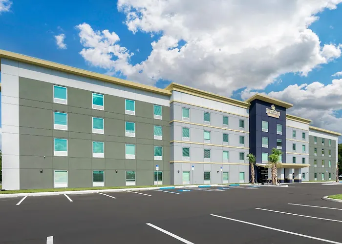 Hometowne Studios By Red Roof Tampa - Airport